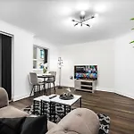 Luxury Apartment - Birmingham City Centre - Smart Tv - Wifi - Balcony - 4Qb