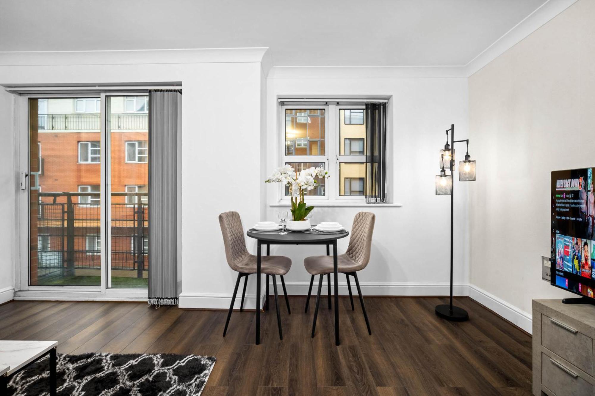 Luxury - Centre - Smart Tv - Wifi - Balcony - 4qb