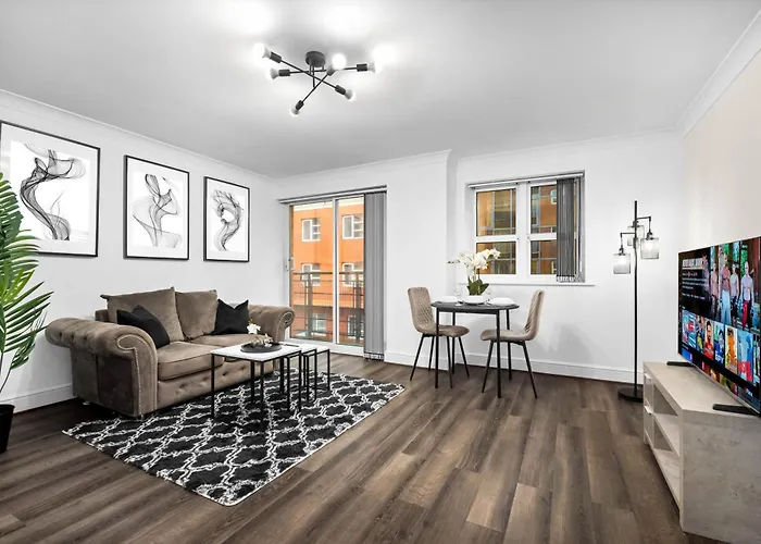 Luxury Apartment - Birmingham City Centre - Smart Tv - Wifi - Balcony - 4Qb